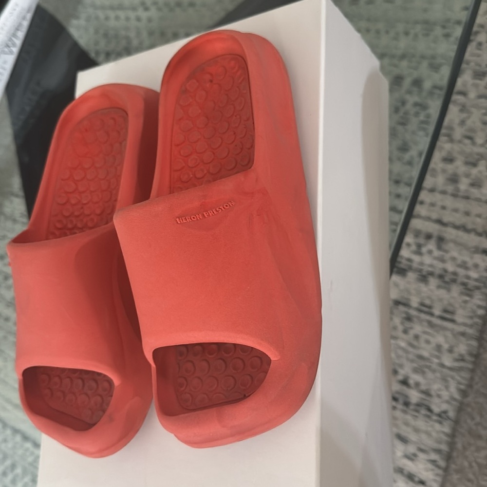 Heron Preston Slides